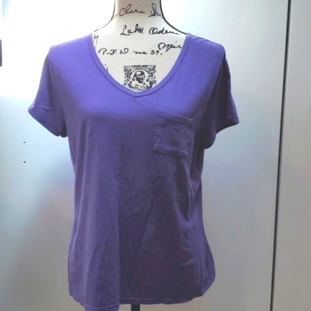 Hanes|Women's Purple Classic T-Shirt Modern V Neckline Short Sleeve Sz.Large